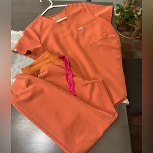 Figs Terracotta Scrub Set